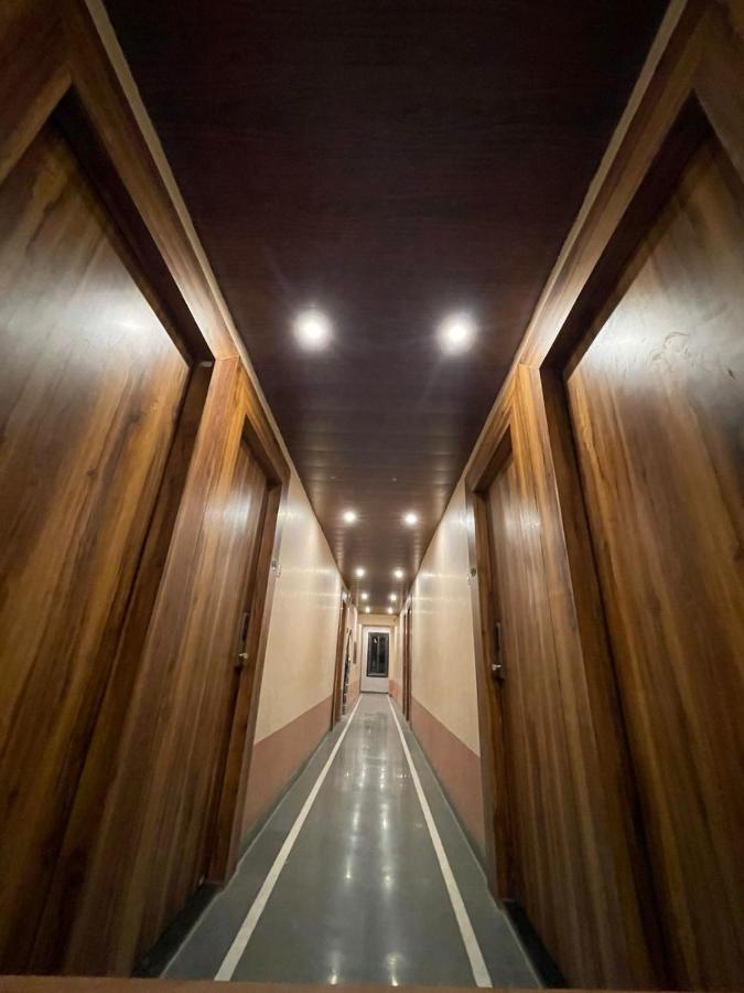 Hotel Vardhan Silvassa Zewnętrze zdjęcie