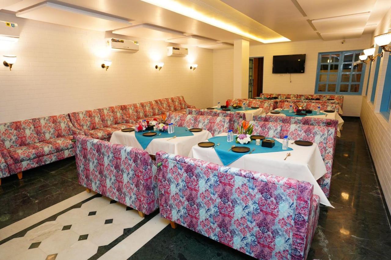 Hotel Vardhan Silvassa Zewnętrze zdjęcie